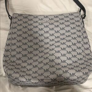 Jet Set Travel Large Messenger Bag